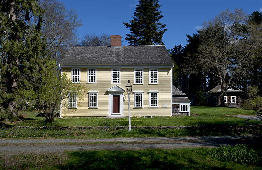Holmes-Brewster House in Kingston, Massachusetts